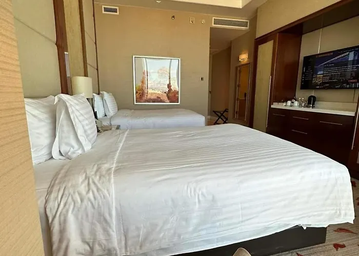 Staycation Of Dreams, Solaire Hotel Manila
